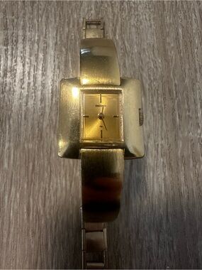 Seiko Gold Tone Women's Bracelet Watch